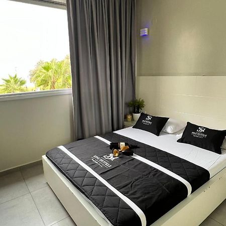 Motel Hofim Бат-Ям Экстерьер фото